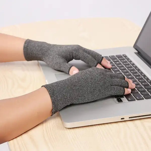 Fingerless Compression Gloves – Comfortable Hand Support for Daily Relief & Mobility